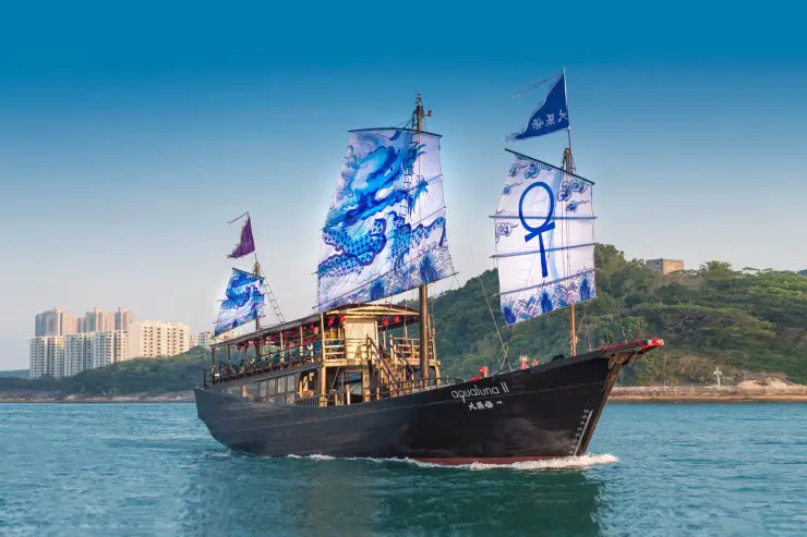 Hong Kong Junk: Aqua Luna II Hong Kong Junk: Aqua Luna II
