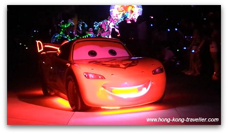 Disney Paint the Night Parade: Cars Lightning McQuenn