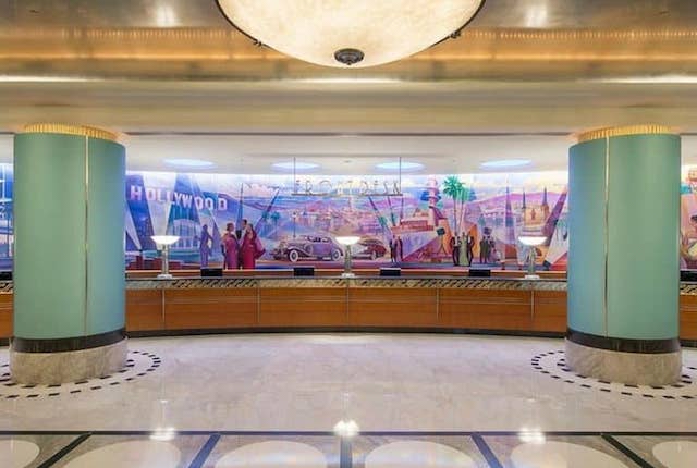 Disney Hollywood Hotel - Lobby