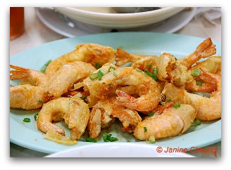 Deep fried prawns in Hong Kong