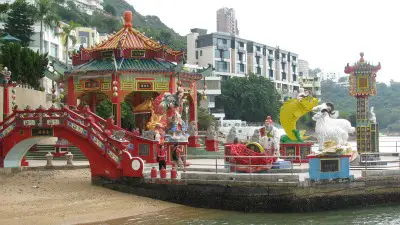 Kwun Yam Shrine in Repulse Bay