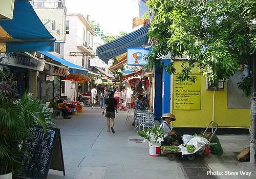 Yung Shue Wan lively streets