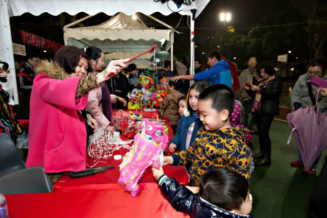 Chinese Lantern Festival Hong Kong Lion Head Making Demo