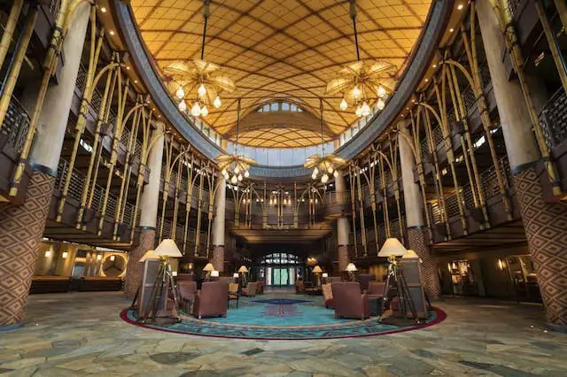 Hong Kong Disneyland Resort: Explorers Lodge Lobby