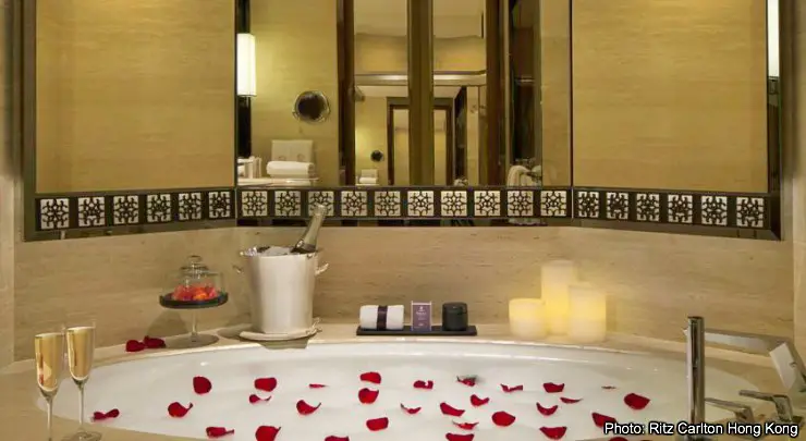 Romantic Hotels in Hong Kong: Ritz Carlton