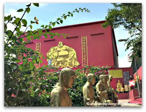 Path to the Ten Thousand Monastery, there are a few rest stops along the path